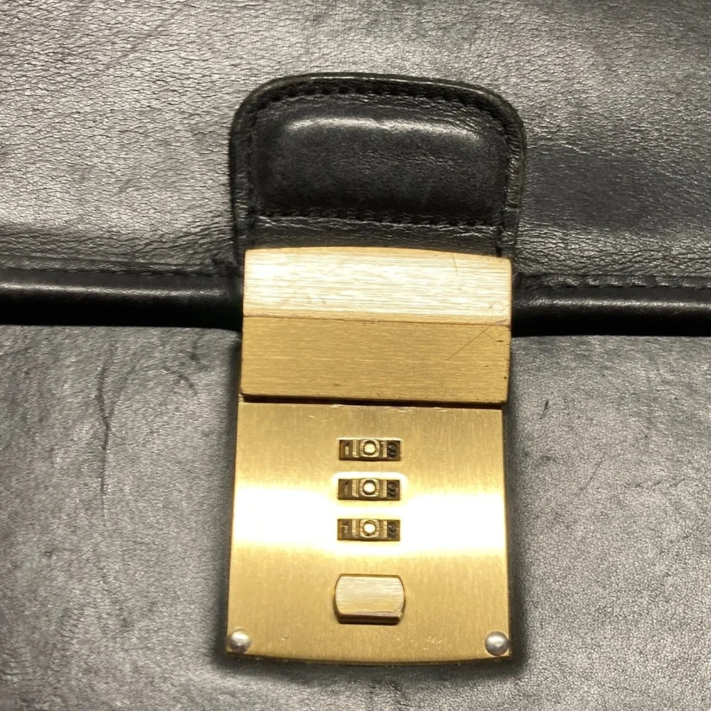 Coach Diplomat attache No G8Z-5353, black leather, gold tone hardware, briefcase